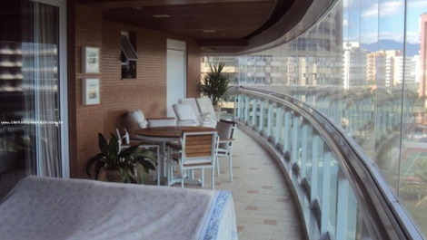 WONDERFUL APARTMENT FOOT IN THE SAND 5 SUITES