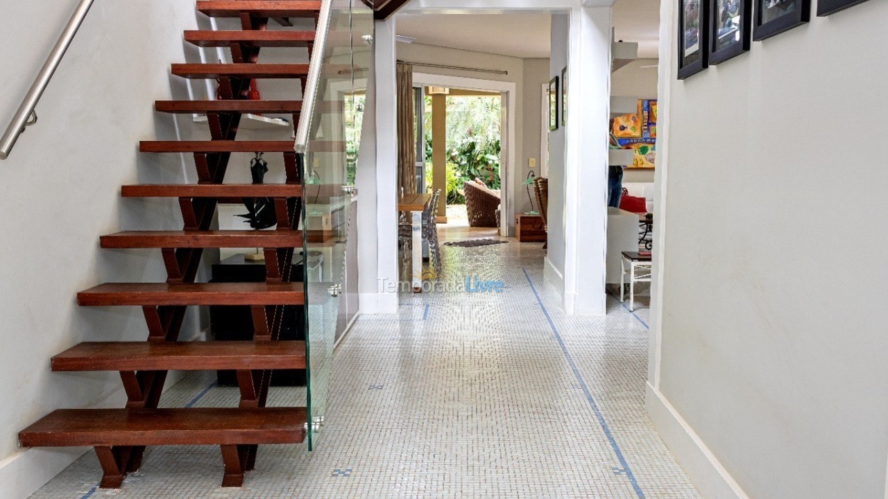 Casa para alquiler de vacaciones em São Sebastião (Praia da Baleia)