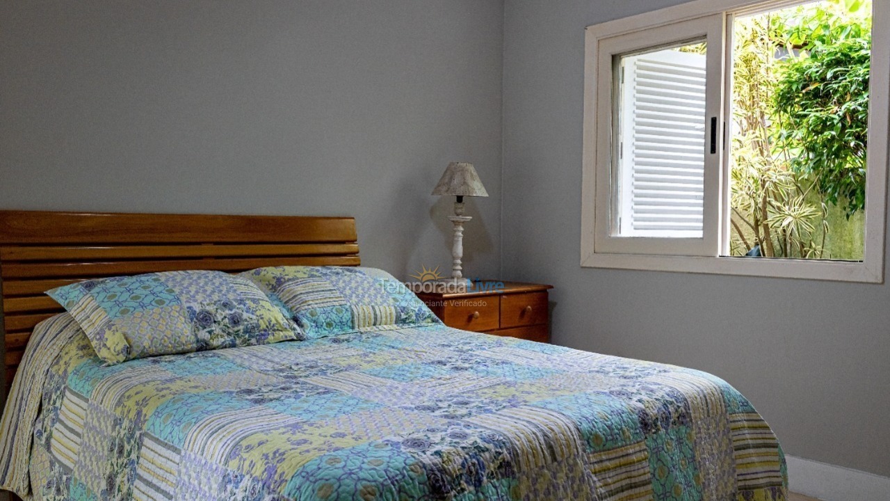 Casa para alquiler de vacaciones em São Sebastião (Praia da Baleia)