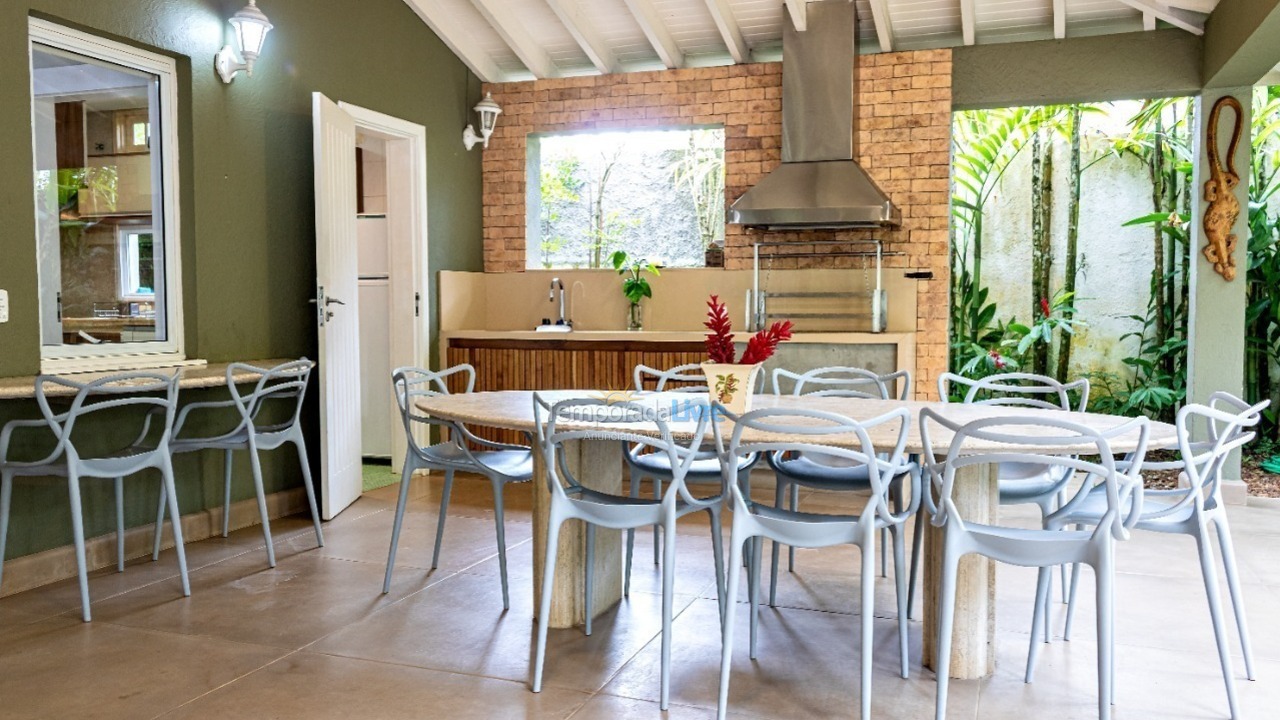 Casa para alquiler de vacaciones em São Sebastião (Praia da Baleia)