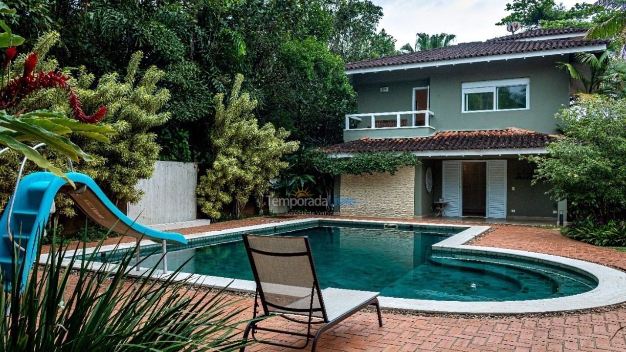 Casa para alquiler de vacaciones em São Sebastião (Praia da Baleia)