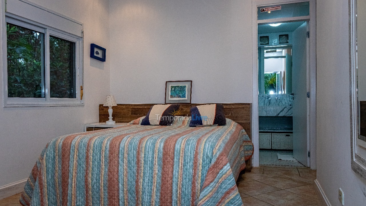 Casa para alquiler de vacaciones em São Sebastião (Praia da Baleia)