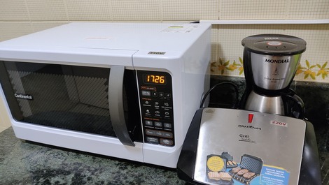 Micro-ondas, cafeteira elétrica, grill, etc