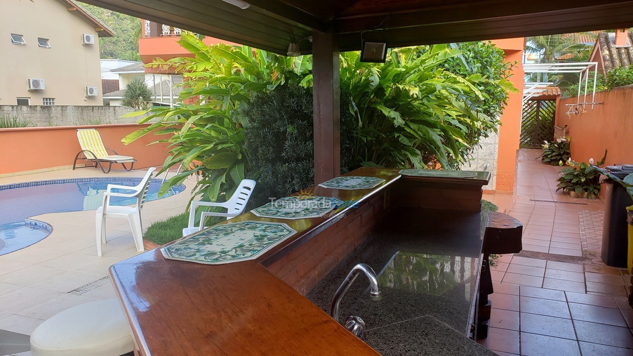 Casa para aluguel de temporada em Guarujá (Praia do Pernambuco)