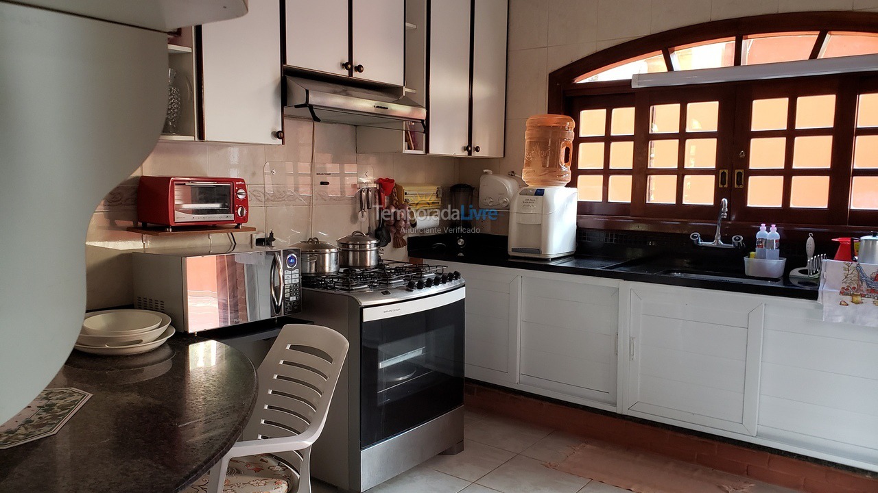 Casa para aluguel de temporada em Guarujá (Praia do Pernambuco)