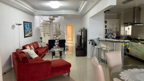 Coverage with pool facing the sea with 4 suites - 12 people