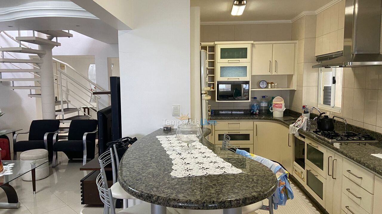 Apartment for vacation rental in Itapema (Meia Praia)