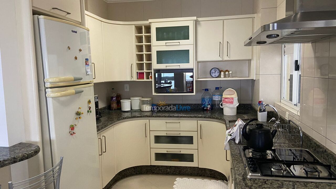 Apartment for vacation rental in Itapema (Meia Praia)