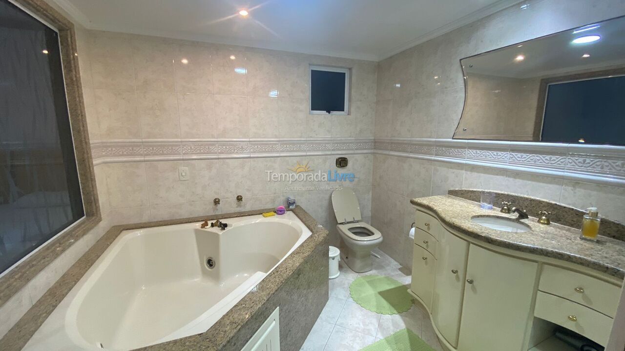 Apartment for vacation rental in Itapema (Meia Praia)