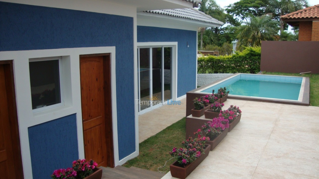 Casa para alquiler de vacaciones em Paranapanema (Riviera de Santa Cristina Xiii)