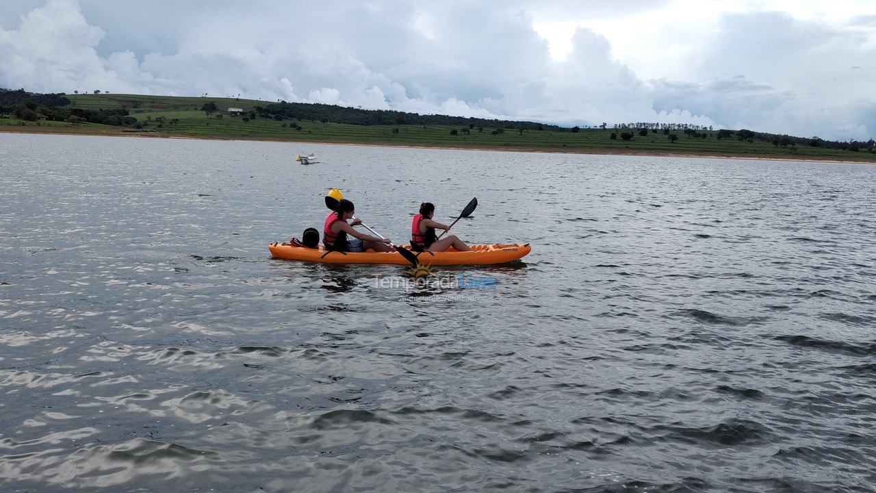 Casa para alquiler de vacaciones em Paranapanema (Riviera de Santa Cristina Xiii)