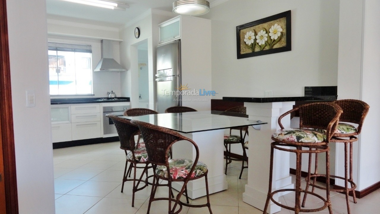 Apartamento para aluguel de temporada em Bombinhas (Praia de Bombinhas)