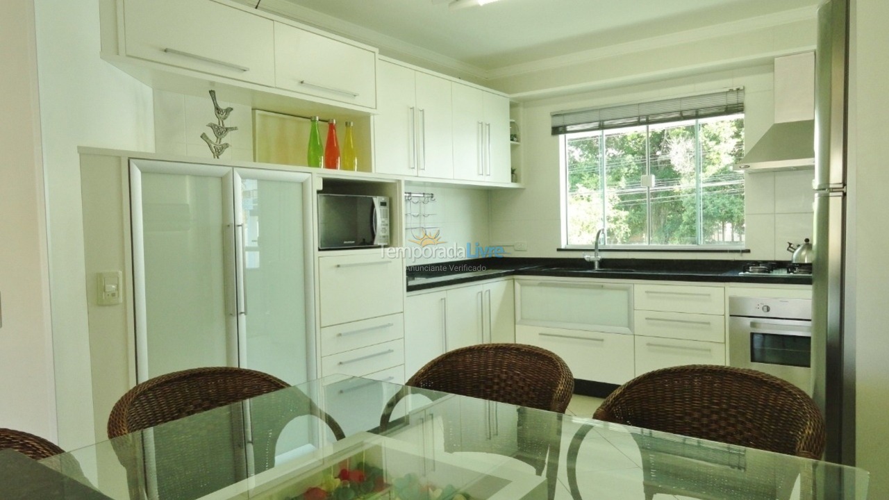 Apartamento para aluguel de temporada em Bombinhas (Praia de Bombinhas)