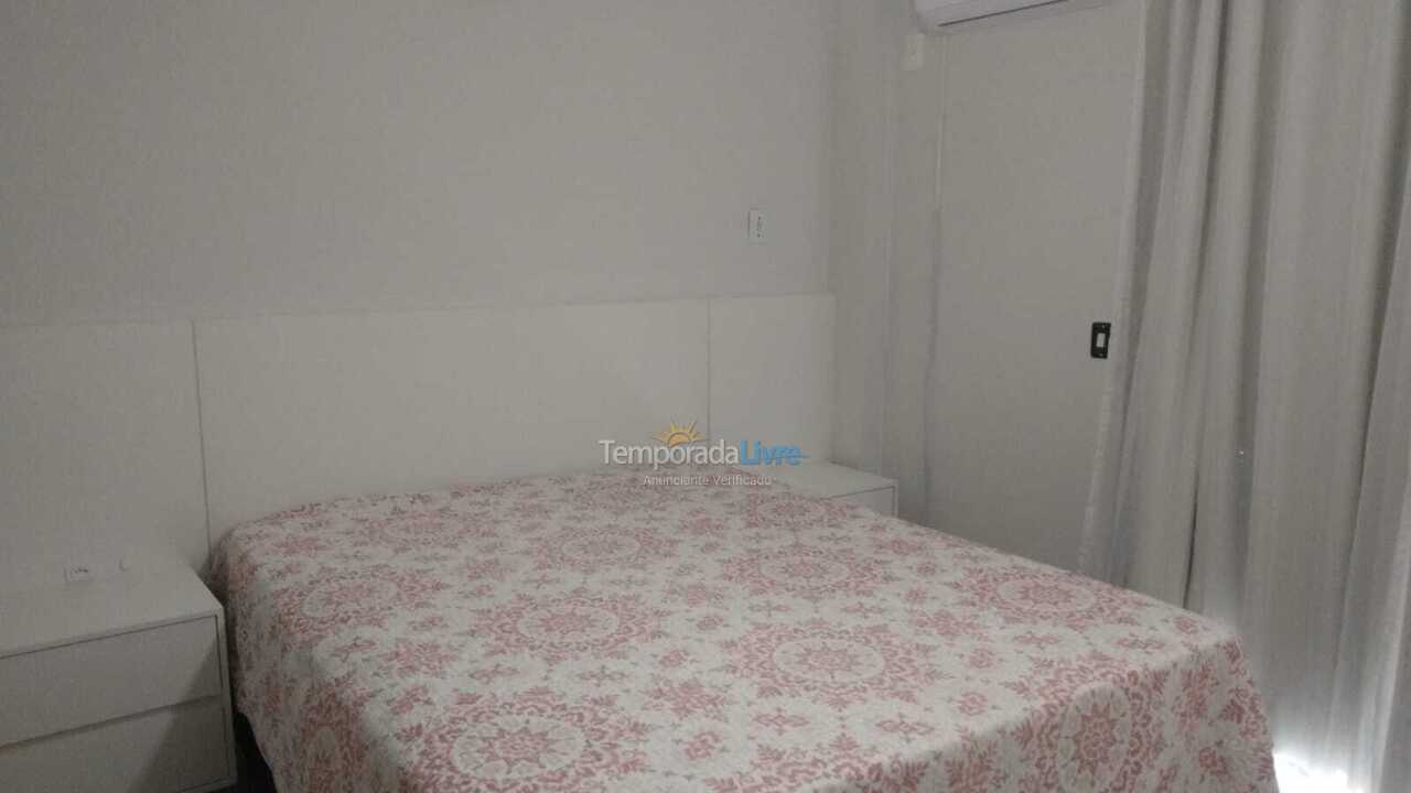 Apartamento para aluguel de temporada em Itapema (Meia Praia)