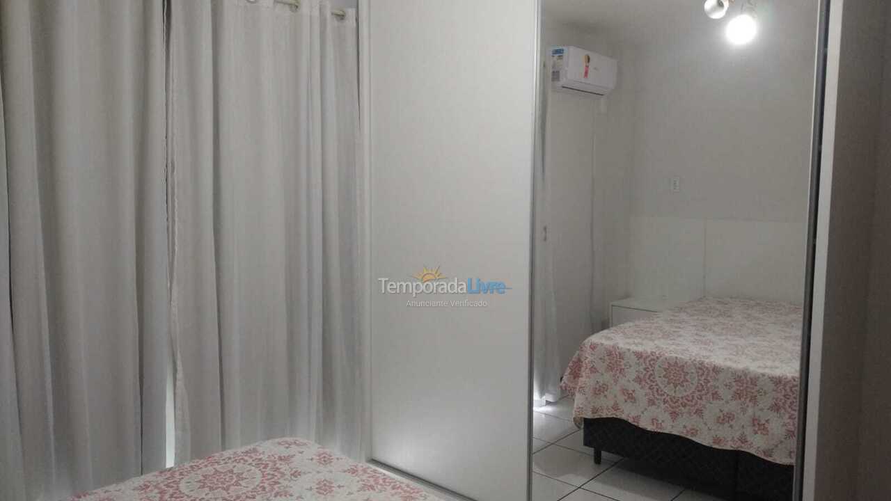 Apartamento para aluguel de temporada em Itapema (Meia Praia)