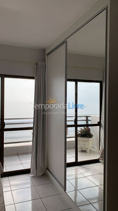 Apartamento para aluguel de temporada em Itapema (Meia Praia)