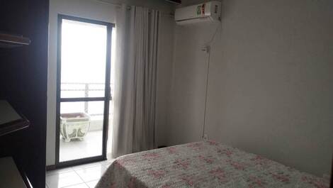 Frente Mar, Apto. 3 dorm. próximo Supermercado Kock