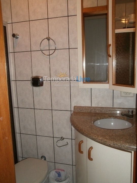 Apartamento para aluguel de temporada em Itapema (Meia Praia)