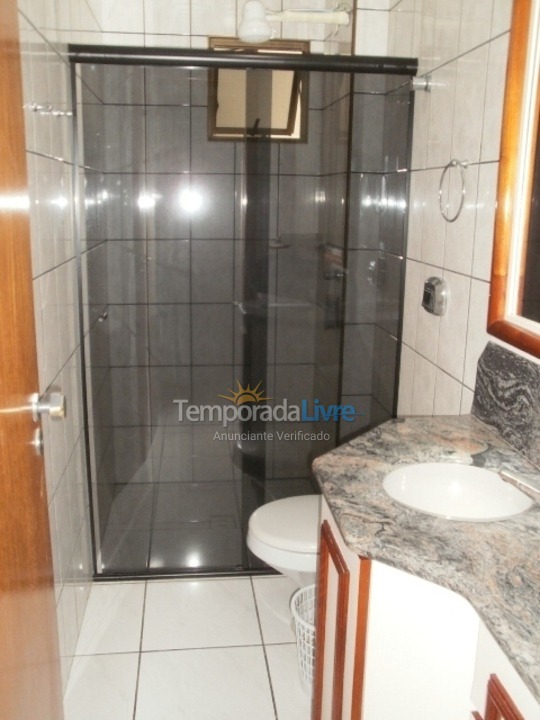 Apartamento para aluguel de temporada em Itapema (Meia Praia)