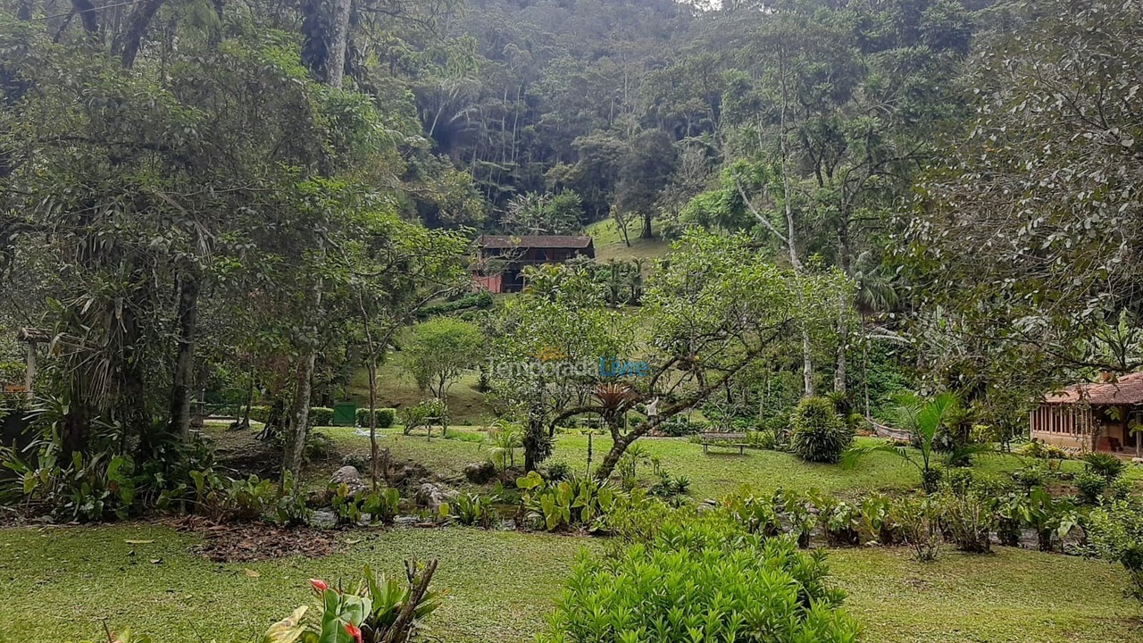 Granja para alquiler de vacaciones em Nova Friburgo (Rio Bonito de Lumiar)