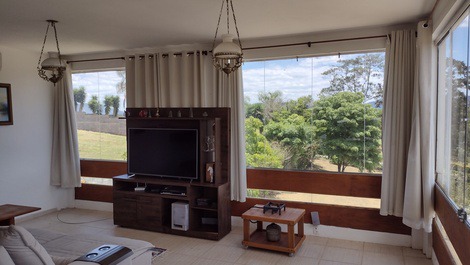 LINDA CHÁCARA NA REPRESA, WIFI, CHURRASQUEIRA, COND. FECHADO