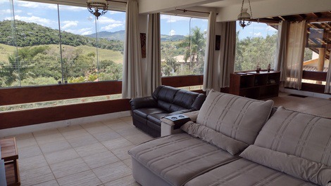 LINDA CHÁCARA NA REPRESA, WIFI, CHURRASQUEIRA, COND. FECHADO