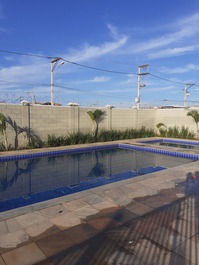 Large apartment with swimming pool with ample commerce and close to the beaches