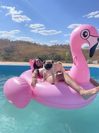 Rancho a orillas del río Viña