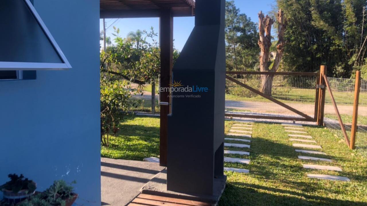 Casa para aluguel de temporada em Garopaba (Praia da Ferrugem)