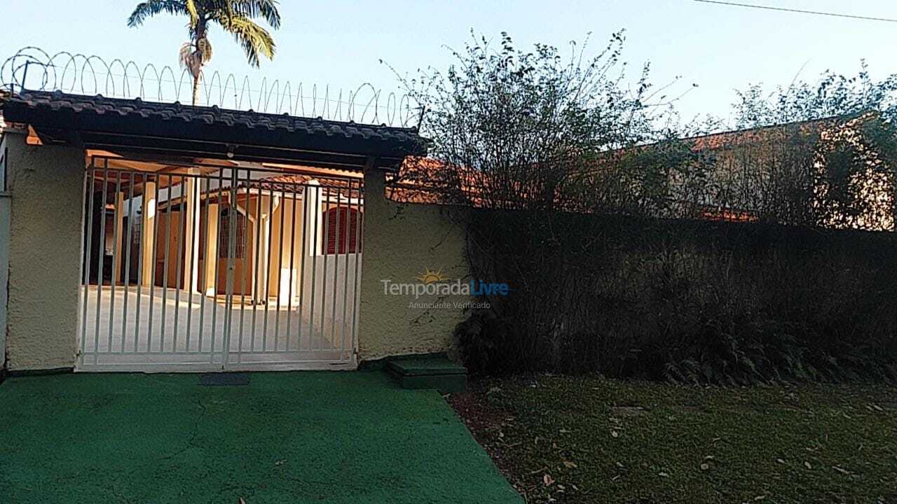 Casa para aluguel de temporada em Ubatuba (Maranduba)