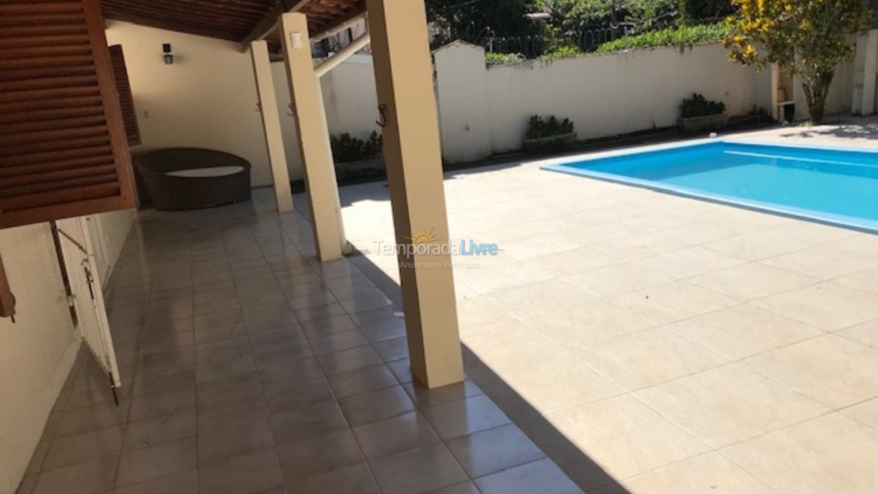 Casa para aluguel de temporada em Ubatuba (Maranduba)