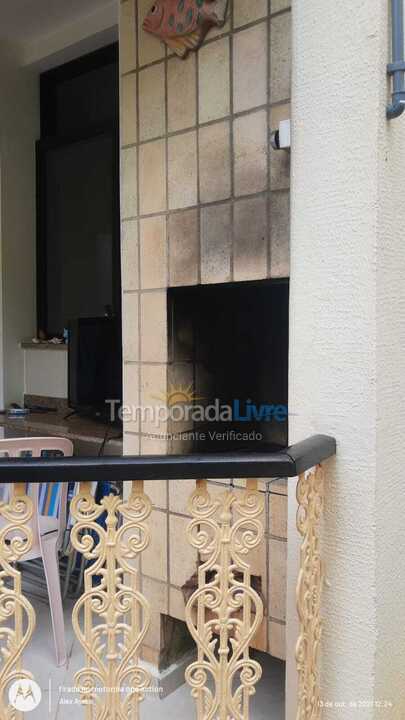 Apartamento para aluguel de temporada em Ubatuba (Praia das Toninhas)