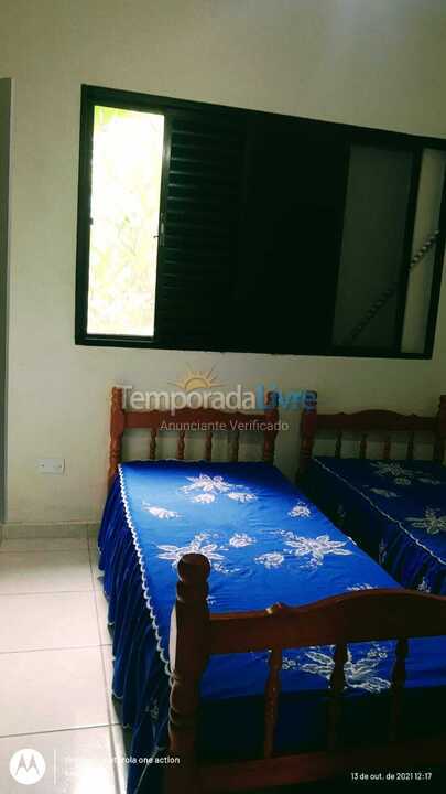 Apartamento para aluguel de temporada em Ubatuba (Praia das Toninhas)