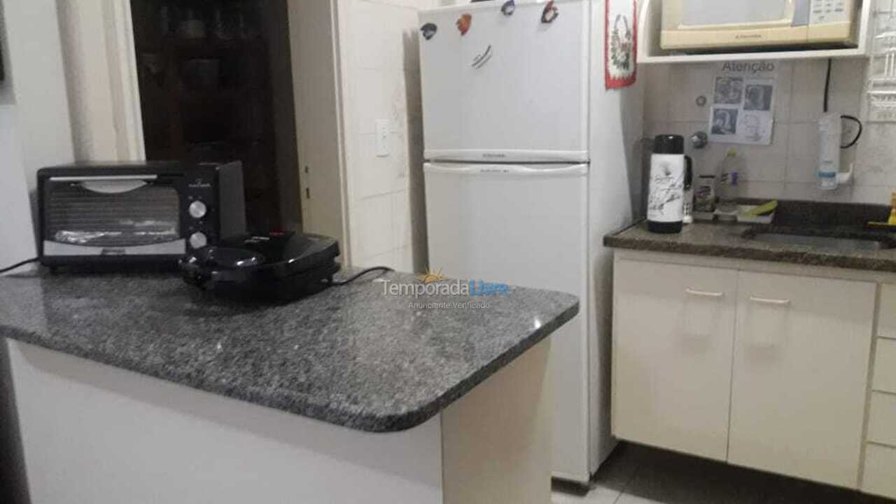 Apartamento para aluguel de temporada em Ubatuba (Praia das Toninhas)