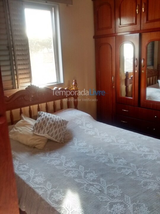 Apartamento para aluguel de temporada em Guarujá (Enseada)