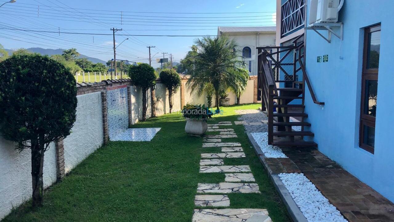 Apartamento para aluguel de temporada em Ubatuba (Lagoinha)