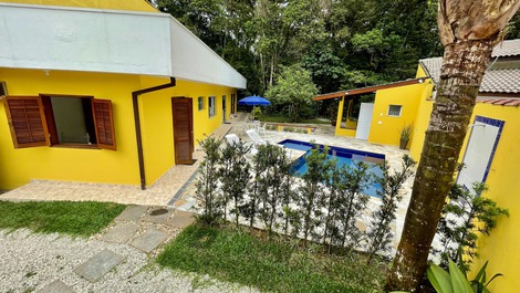02 C/AIR SUITES, SWIMMING POOL, GUARATUBA BEACH, BERTIOGA, NATURE, QUIET PLACE.