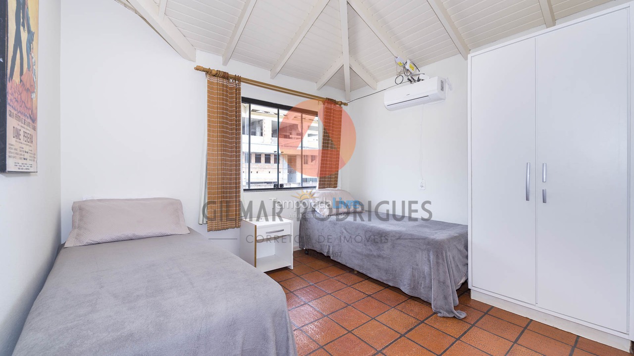 Casa para aluguel de temporada em Bombinhas (Canto Grande)