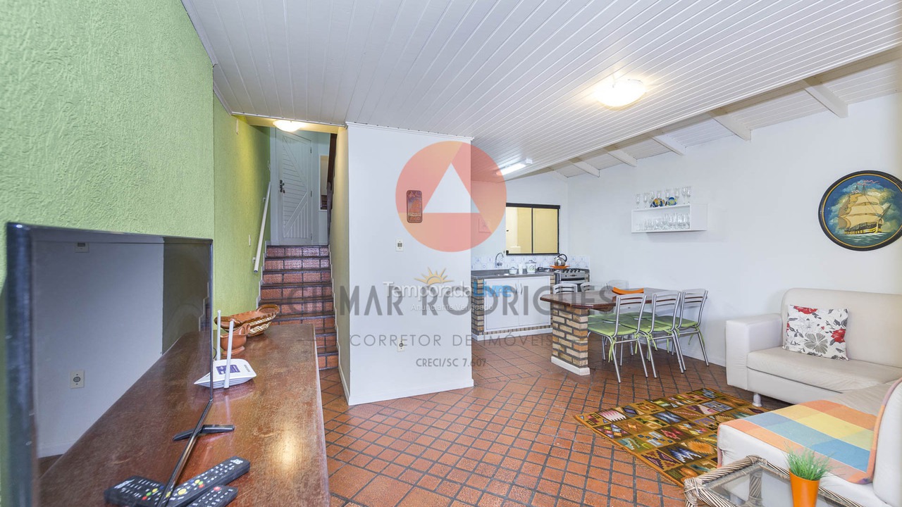 Casa para aluguel de temporada em Bombinhas (Canto Grande)