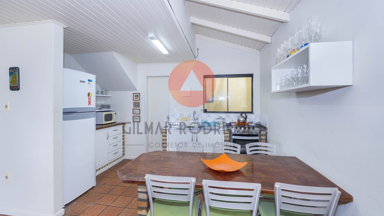 Casa para aluguel de temporada em Bombinhas (Canto Grande)