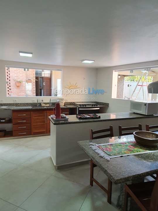 Casa para aluguel de temporada em Guarujá (Enseada)