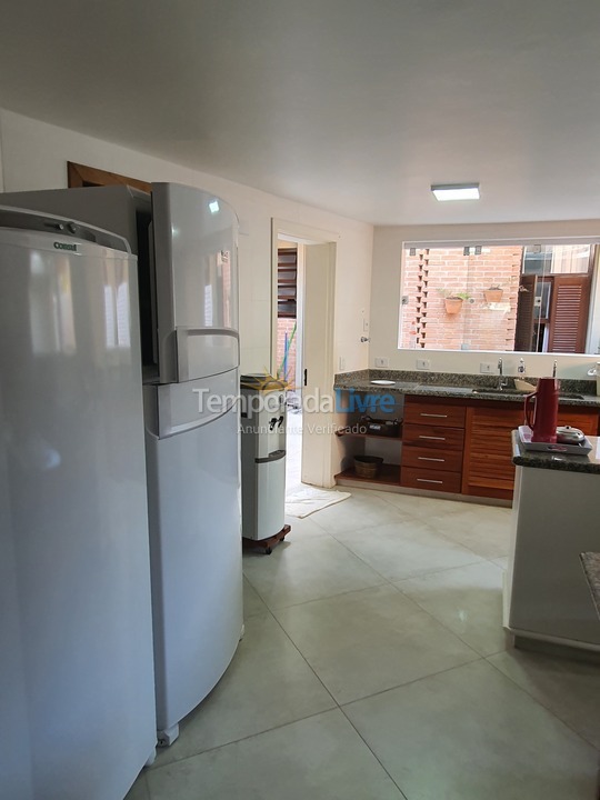 Casa para aluguel de temporada em Guarujá (Enseada)