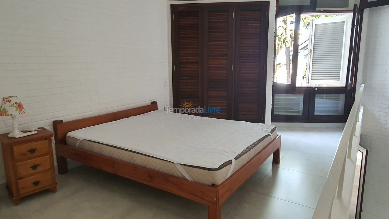 Casa para aluguel de temporada em Guarujá (Enseada)