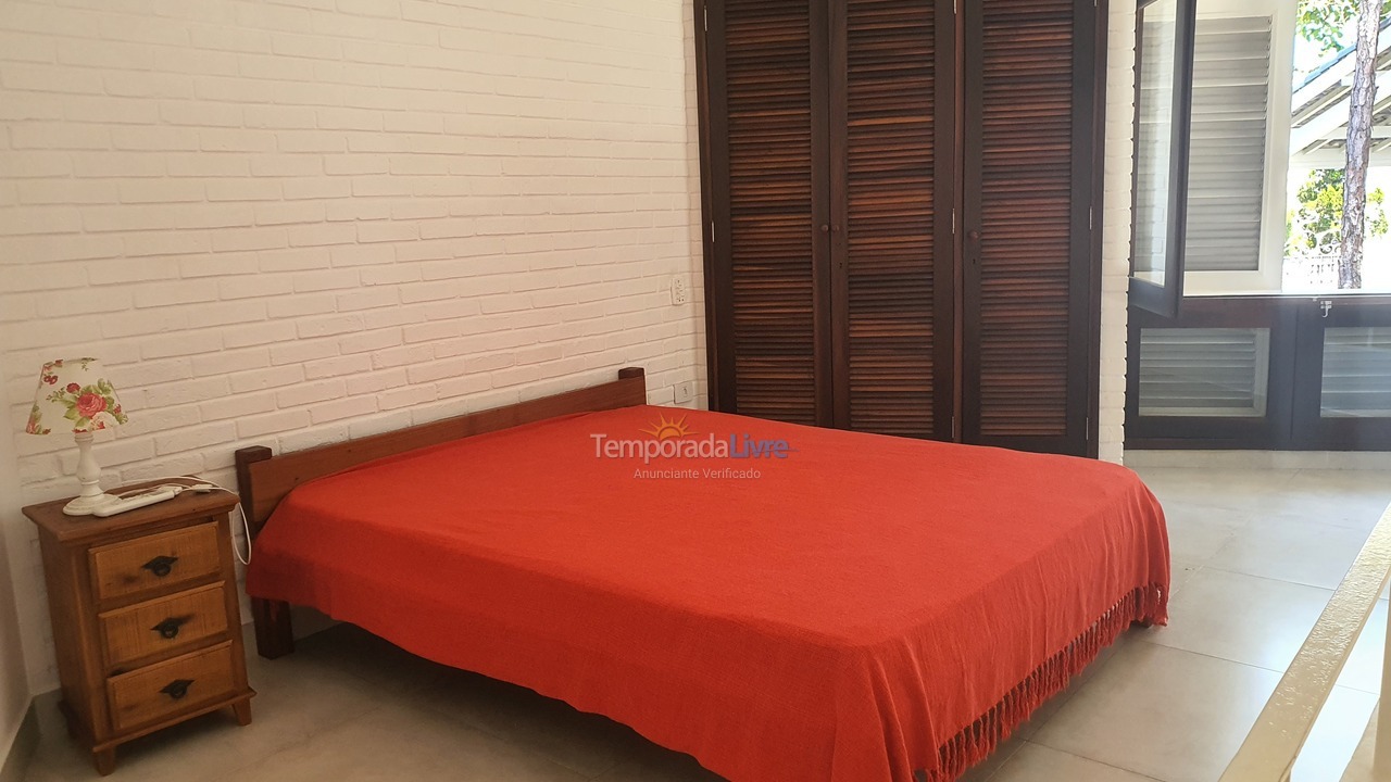 Casa para aluguel de temporada em Guarujá (Enseada)