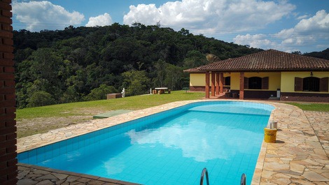 Ranch for rent in Juquitiba - Para Os Amantes de Pescaria