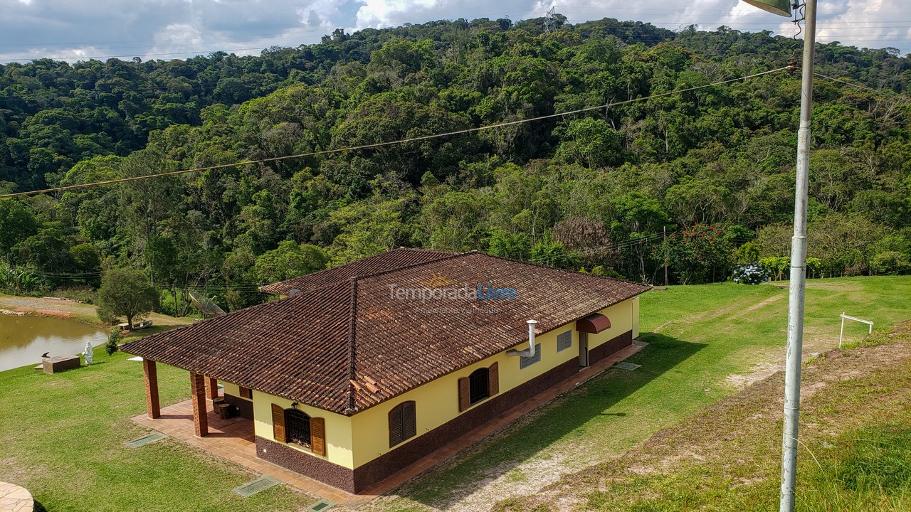 Ranch for vacation rental in Juquitiba (Para Os Amantes de Pescaria)