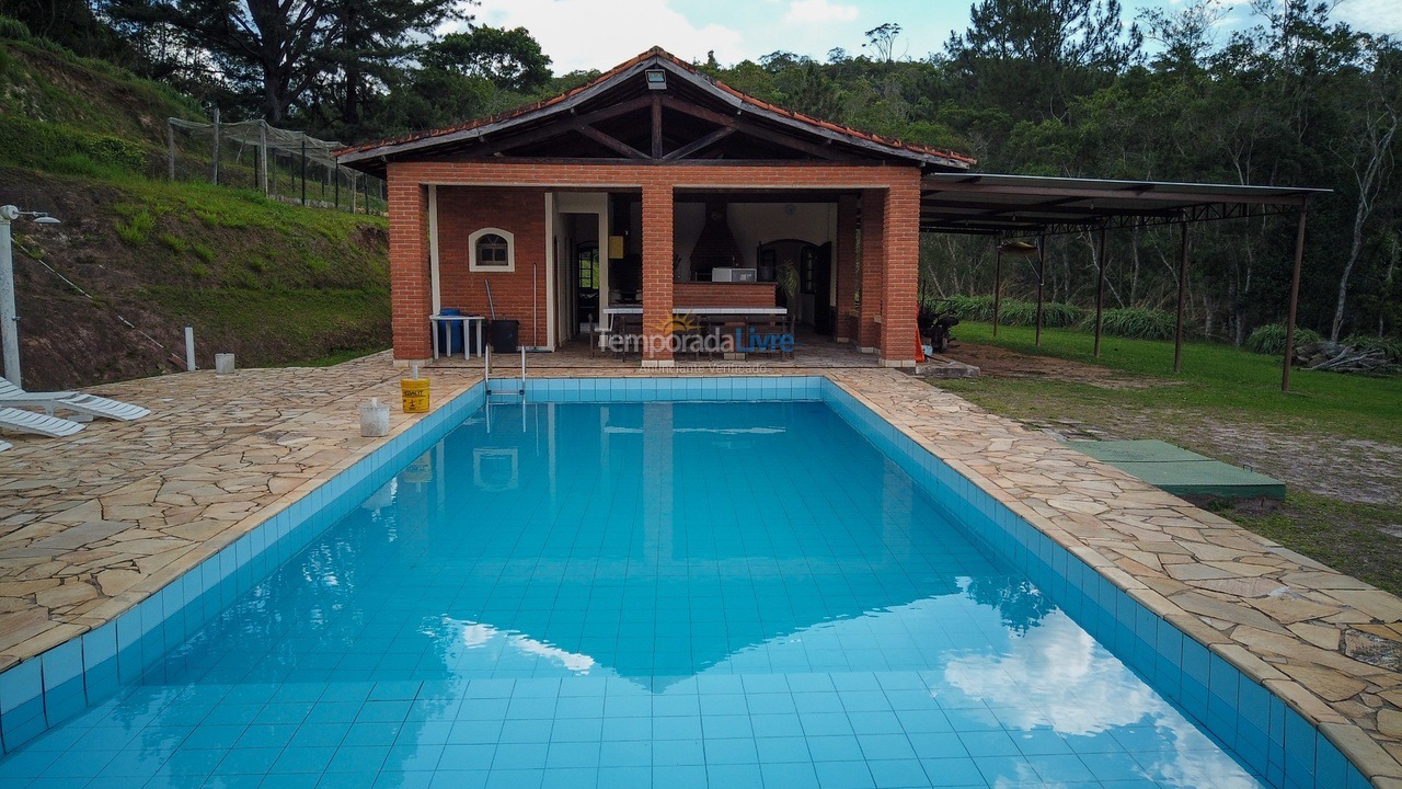 Ranch for vacation rental in Juquitiba (Para Os Amantes de Pescaria)