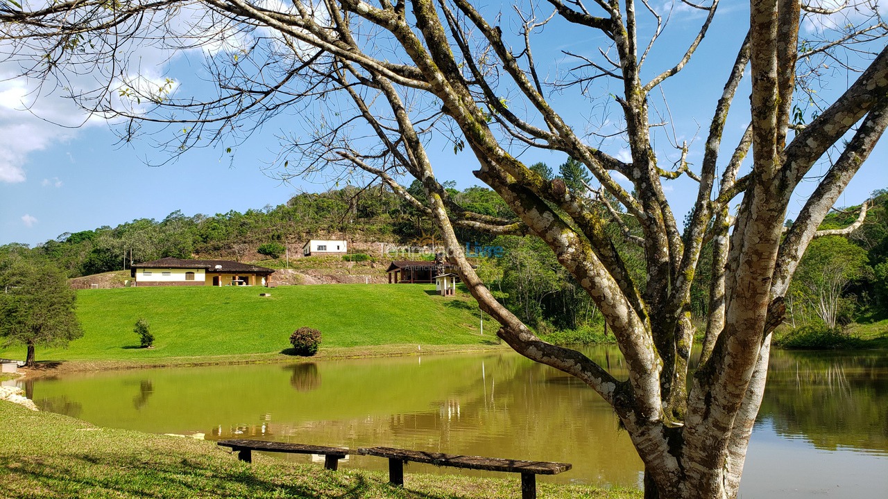 Ranch for vacation rental in Juquitiba (Para Os Amantes de Pescaria)