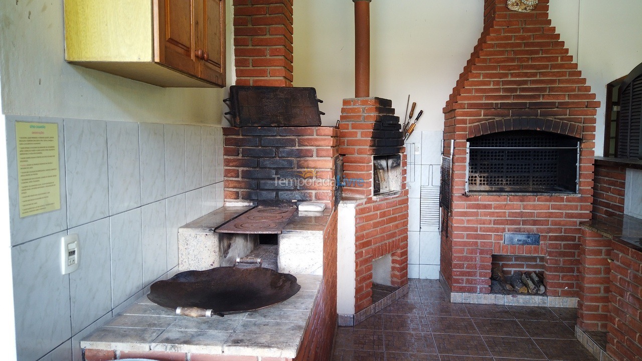 Ranch for vacation rental in Juquitiba (Para Os Amantes de Pescaria)