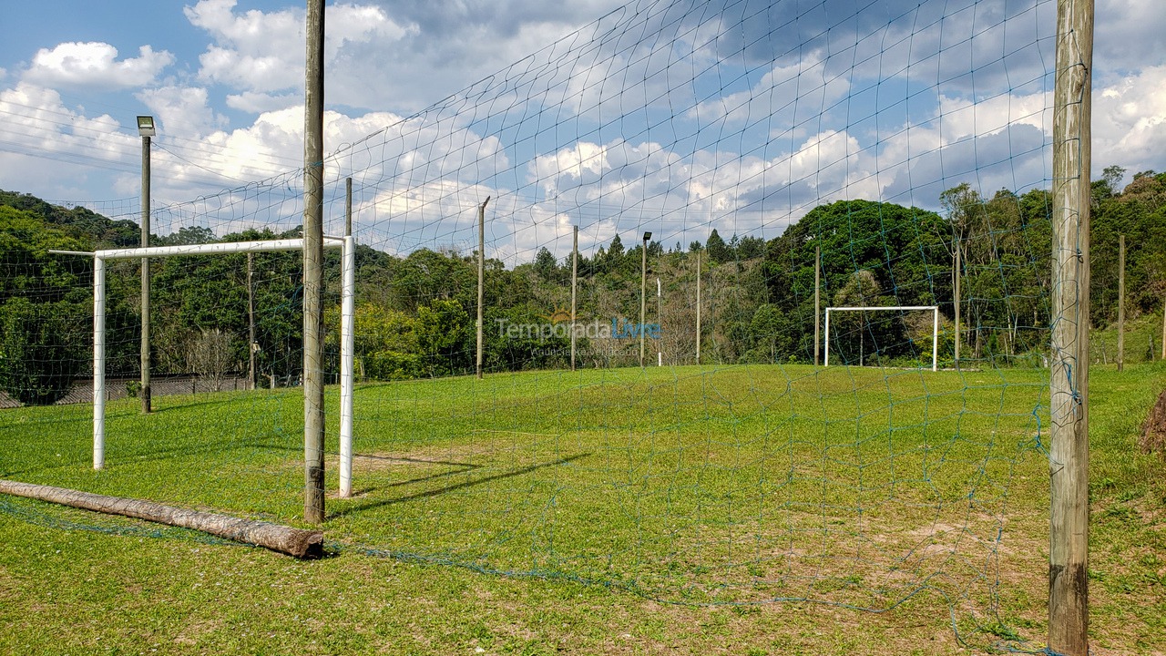 Ranch for vacation rental in Juquitiba (Para Os Amantes de Pescaria)
